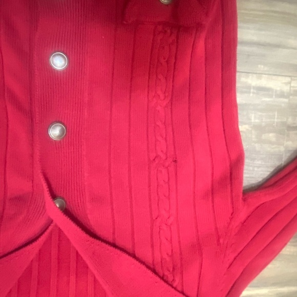 Iconic Y2K Red Cardigan With Collar And Buttons - Picture 6 of 6